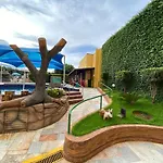 Flats Proximo Ao Shopping Singapura - Pode Descer Com Bebidas Para O Park Aquatico 1211